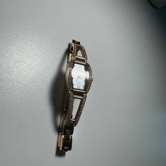 Watch - Picture 3 of 5